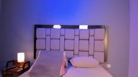 Bella online show from April 16, 2026, 3:51 am