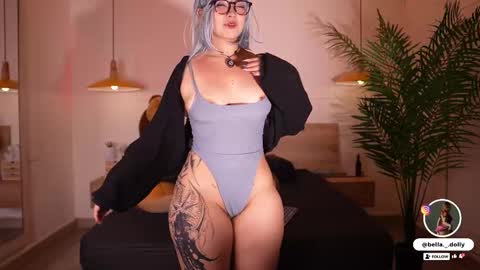    online show from November 12, 2025, 11:32 am