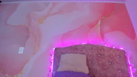 Melanie  online show from December 24, 2024, 6:17 pm