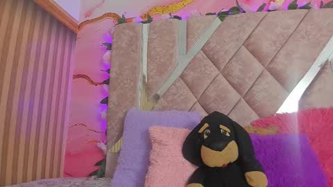 Melanie  online show from February 28, 2026, 10:27 am