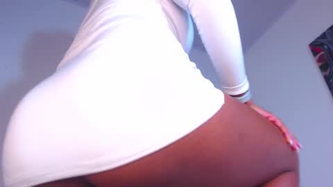 Snapshot of bella_adara1 chatting on March 7, 2025, 7:52 am CAMILA online show from March 7, 2025, 7:52 am