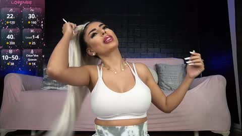 Emma  Bella online show from February 6, 2025, 4:14 pm