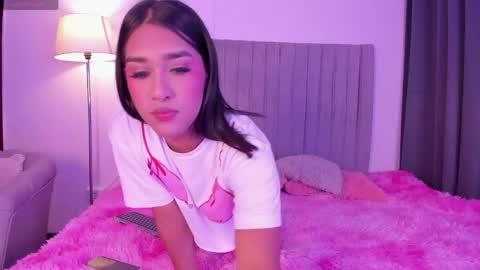 Snapshot of bella_blossom_ chatting on June 5, 2026, 11:49 am bella_blossom_ online show from June 5, 2026, 11:49 am
