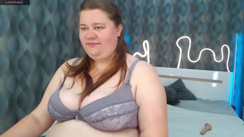 bella_blvack online show from June 3, 2026, 5:43 am