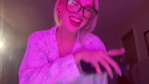 Snapshot of bella_christian chatting on February 11, 2025, 2:46 am Bella Baby online show from February 11, 2025, 2:46 am