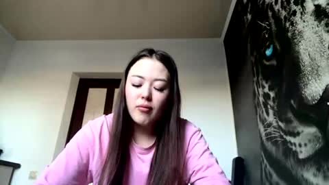 Hanna here Welcome  online show from April 5, 2026, 1:25 am