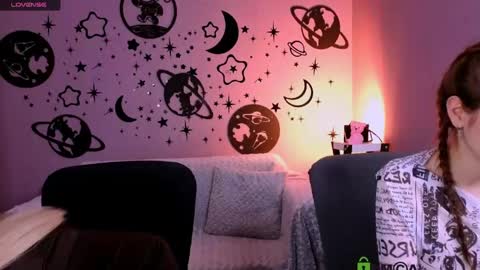 Bella online show from June 6, 2026, 9:25 am