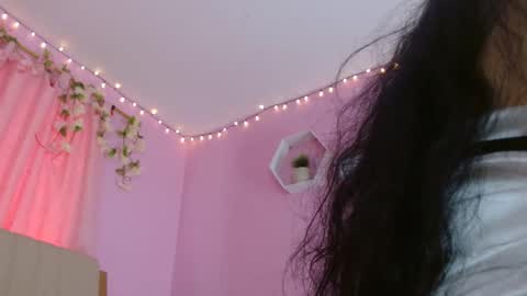 bella_gentle online show from February 15, 2025, 12:43 pm