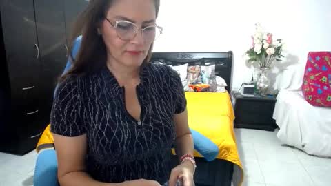 Bella online show from October 17, 2025, 12:14 am