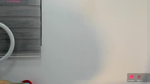 Laura online show from November 11, 2025, 7:08 am