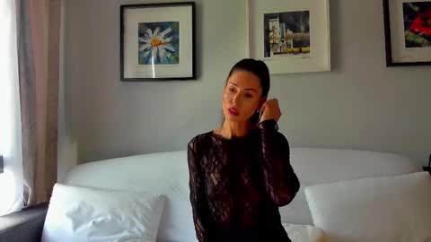 Anna  online show from September 9, 2025, 8:14 am