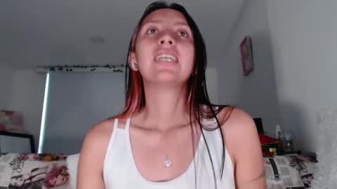 Snapshot of bella_marlowe chatting on January 19, 2025, 10:17 pm Bella Marlowe online show from January 19, 2025, 10:17 pm