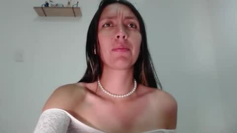 Snapshot of bella_marlowe chatting on October 2, 2025, 11:39 am Bella Marlowe online show from October 2, 2025, 11:39 am