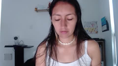 Snapshot of bella_marlowe chatting on November 11, 2025, 3:34 pm Bella Marlowe online show from November 11, 2025, 3:34 pm