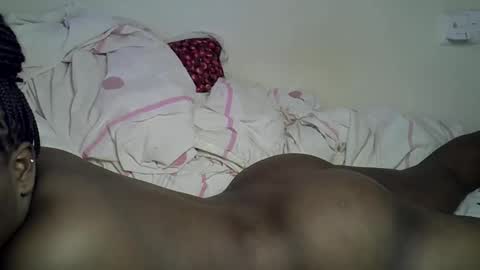 Snapshot of bella_noire1 chatting on June 5, 2026, 6:52 am bella_noire1 online show from June 5, 2026, 6:52 am