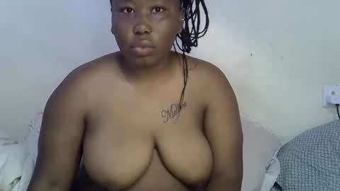 Snapshot of bella_noire1 chatting on June 8, 2026, 5:41 am bella_noire1 online show from June 8, 2026, 5:41 am