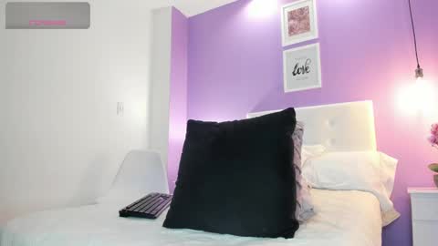 Bella Ponce  online show from January 11, 2025, 5:29 pm