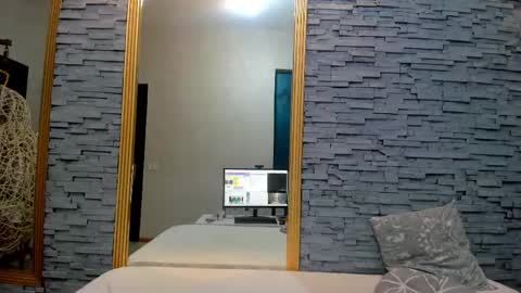 bella_posh online show from March 6, 2025, 7:47 am