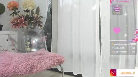 bella_posh online show from November 10, 2025, 6:12 am