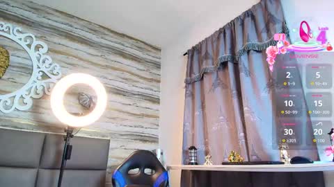 Snapshot of bella_salvatore chatting on September 12, 2025, 3:01 pm     online show from September 12, 2025, 3:01 pm