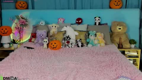 Bella online show from October 28, 2025, 12:14 am