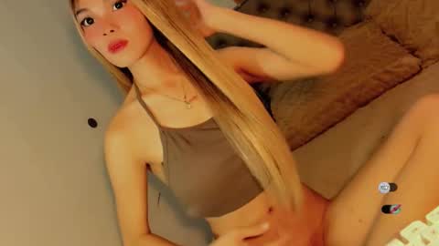 Bella online show from December 18, 2025, 8:48 pm