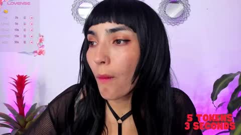 Snapshot of bella_thorne3 chatting on January 13, 2025, 3:23 am Bella online show from January 13, 2025, 3:23 am