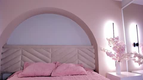 Bella online show from March 5, 2026, 12:12 pm