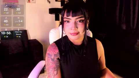 Snapshot of bellaa_miller chatting on October 1, 2025, 10:49 pm Bella  online show from October 1, 2025, 10:49 pm