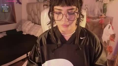 Snapshot of bellaa_miller chatting on October 18, 2025, 7:58 pm Bella  online show from October 18, 2025, 7:58 pm