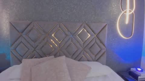 Cris online show from February 2, 2026, 7:34 pm