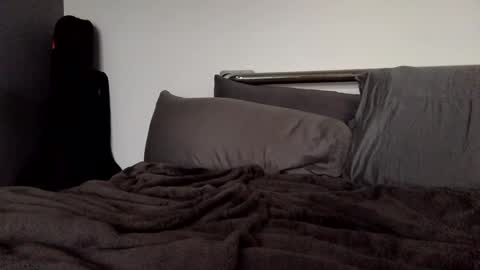 Bella online show from February 13, 2025, 10:33 pm