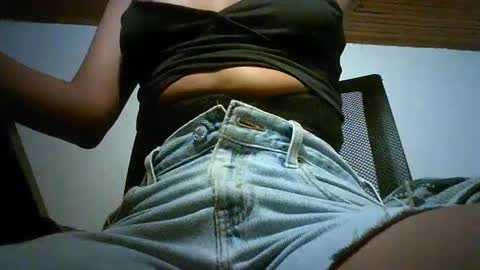 Bella online show from March 5, 2025, 1:50 pm