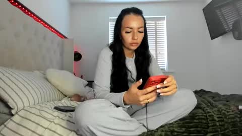 Bella Black online show from April 7, 2026, 4:51 pm