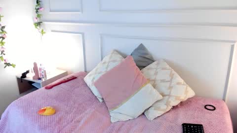 Snapshot of bellabm chatting on December 21, 2025, 1:24 am online show from December 21, 2025, 1:24 am