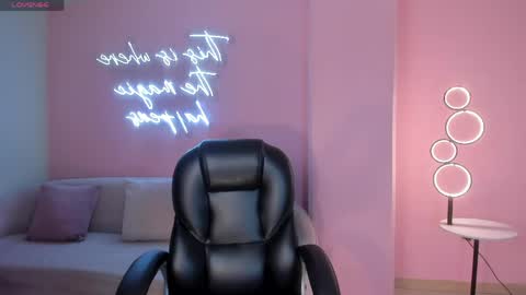  Bella C  online show from June 6, 2026, 7:07 pm
