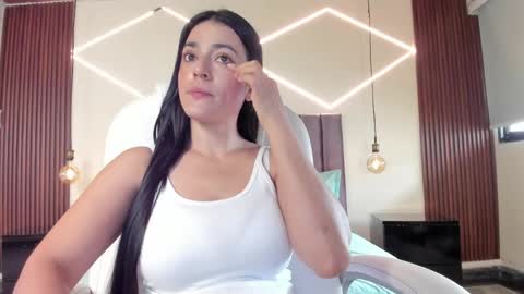 Bella Clair online show from April 9, 2026, 4:23 pm