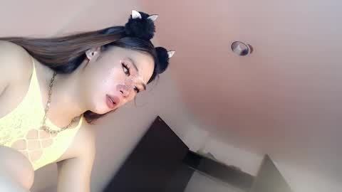 Snapshot of bellafucks1 chatting on December 15, 2024, 7:10 pm Bella rowt online show from December 15, 2024, 7:10 pm
