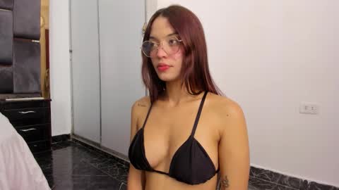 BELLA online show from November 26, 2025, 12:17 pm