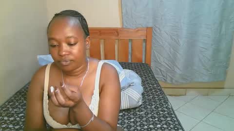 Bella online show from October 28, 2025, 3:14 pm