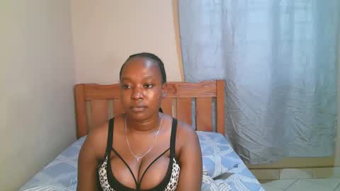 Bella online show from November 7, 2025, 3:39 am