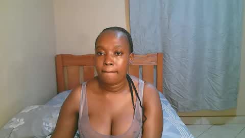 Bella online show from November 11, 2025, 10:43 pm