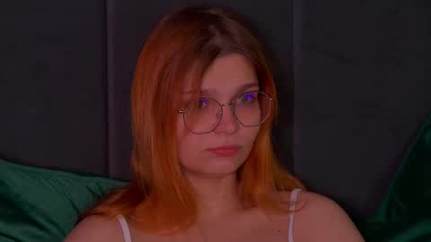 BellaMarebelle online show from October 12, 2025, 4:55 am