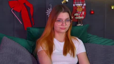 BellaMarebelle online show from December 18, 2025, 4:18 am