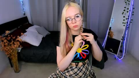 Bella online show from March 31, 2026, 12:16 pm