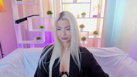 Bella online show from May 11, 2026, 1:11 am