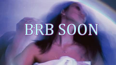 bellaparker_ online show from April 29, 2026, 9:13 am