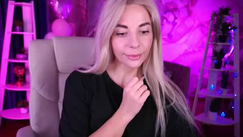 Snapshot of bellarayyy chatting on February 24, 2026, 3:43 pm Bella online show from February 24, 2026, 3:43 pm