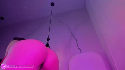 LUCIANA online show from May 27, 2026, 9:01 pm