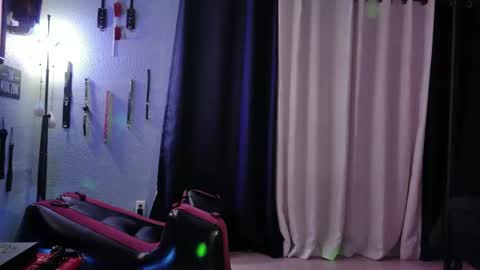 Bellaskeykeeper online show from March 30, 2026, 7:42 am